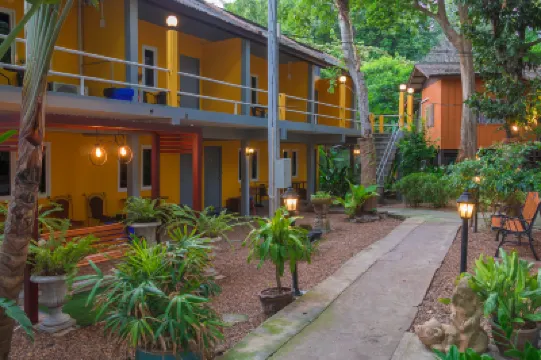 Saikaew Villa 65 Hotels near Ao Hin Khok