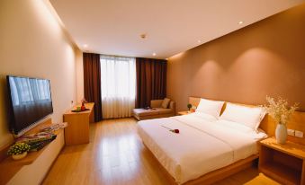 7 Premium Hotel (Chongqing Longtousi North Railway Station Center)