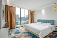 Guangzhou Kyoto Hotel (Guangzhou North Railway Station) Hotels near Weihao Self-service Shopping Mall