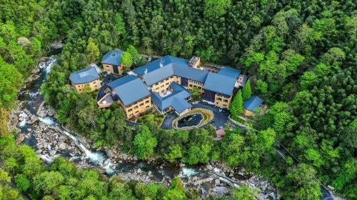 Shennonggu HOLIDAY VILLA HOTELS&RESORTS Hotels in Yanling