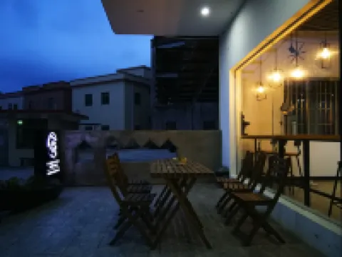 Yixiang Banhai Hotels near Weijiaowan