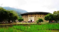 Yongding Tulou Mengtian Inn