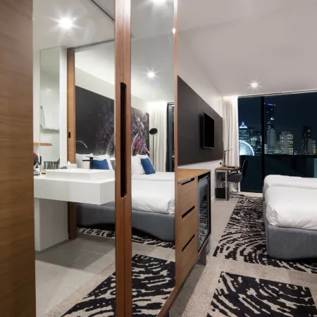 Novotel Brisbane South Bank Отели рядом с достопримечательностью «Открытый развлекательный комплекс Riverstage»