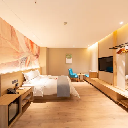 Yujinzhou Light Luxury Hotel