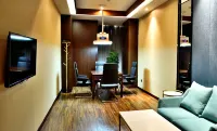 Madison Hotel Zhengzhou Erqi Public Square Hotels in Zhengzhou