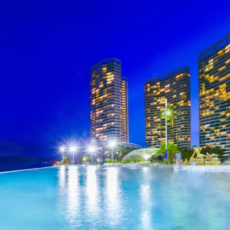 Twin Moon Bay Xianghai Hot Spring Holiday Hotel