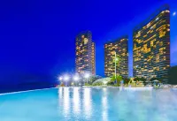 Twin Moon Bay Xianghai Hot Spring Holiday Hotel