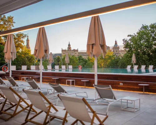 Melia Sevilla Hotels near La Raza