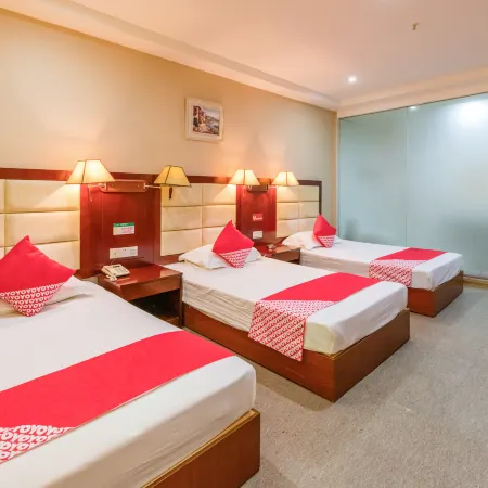Huaxin Business Hotel.