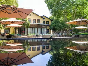 West Lake Huangfu Building