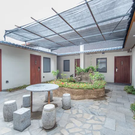 Holy City Homestay (Qufu Sankong Scenic Spot Confucius Temple Shop)