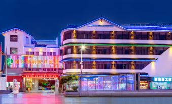 Lijiang Lvyun Holiday Hotel (Gucheng District Government Lijiang Ancient City Branch) - Housity