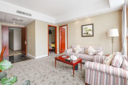 Tang Dynasty Hotel Отели рядом с достопримечательностью «Impression of Yan'an»