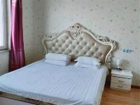哈尔滨馨语时尚公寓 - 舒适温馨大床房