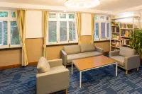 Longhao Holiday Hotel