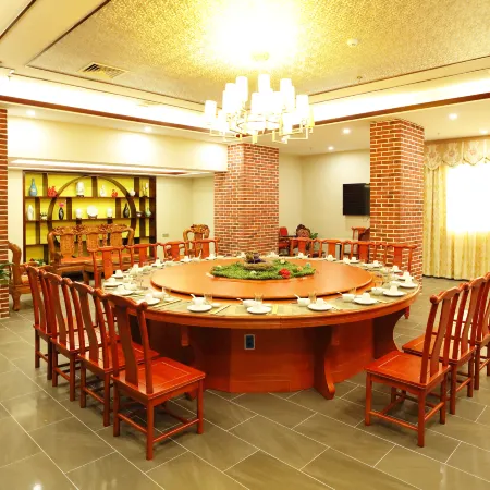 Yinhe Hotel