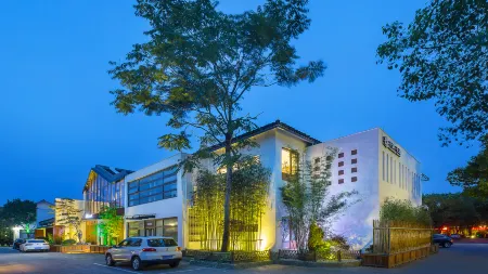 Huaji Hostel Отели рядом с достопримечательностью «Zhejiang University of Water Conservancy Hydropower (Nanzhang Campus)»