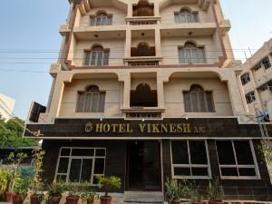 Flagship 31125 Hotel Viknesh Municipal Colony