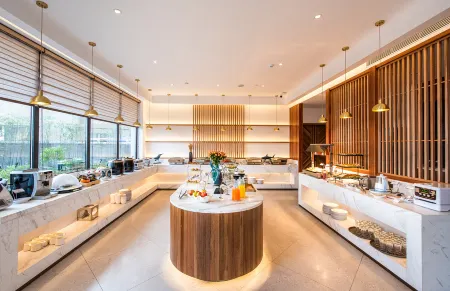 Penglai Seclusive Life Hotel Отели рядом с достопримечательностью «Haishi Park»