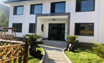 Yishan Jiushe Hostel