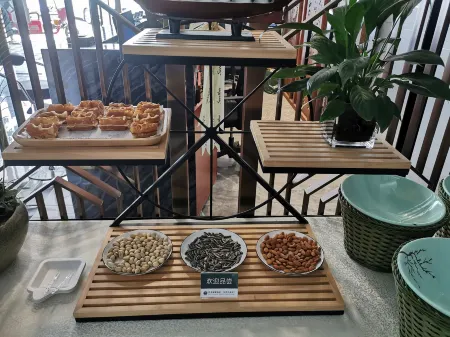 Anxiang International Hotel (Hefei Jiudingshan Road) Отели рядом с достопримечательностью «Anhui Vocational And Technical College»