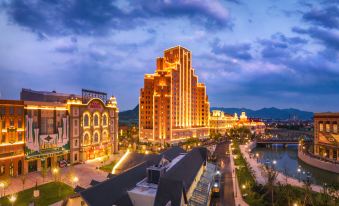 Broadway Building Hotel (Hengdian Movie City)