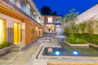 Floral Hotel· Yunbian Hot Spring Hotel (Tengchong Heshun Ancient Town Store) Hotels in Tengchong
