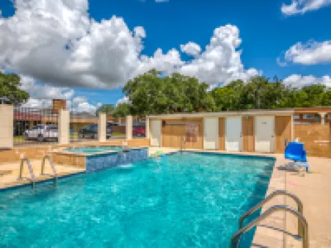 Budget Inn and Suites Hotels in Crowley