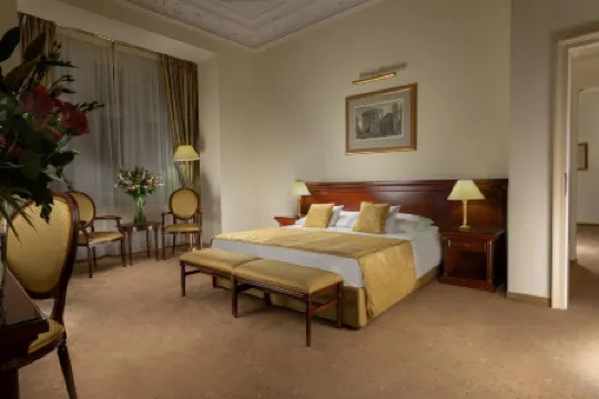 西區薩沃伊酒店