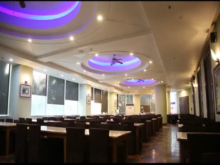 Ocean 2 You Resort Seorak Beach Hotel & Condo Отели в г. Косон