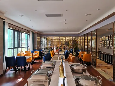 Mehood Hotel (Lanzhou Xiguan Subway Station Zhangye Road Pedestrian Street) Отели рядом с достопримечательностью «Ming Zhenyuan Flying Bridge Former Site»