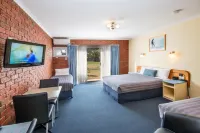 Torquay Tropicana Motel Hotels in Bellbrae