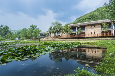 Wangwu Mountain Xiaoyoudian Mountain Residence Homestay Отели рядом с достопримечательностью «The Yellow River Xiaolangdi Scenic Area»