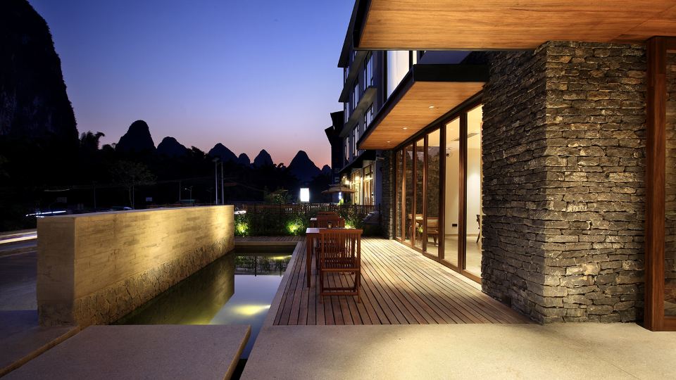 VALLEY HOUSE