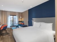 上海旅游度假区智选假日酒店 - 标准大床房