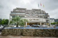 Grand Emperor Hotel