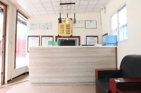 Yanchuan Zilaishun Hotel Отели рядом с достопримечательностью «Huanghe Shequ Guojia Dizhi Park»