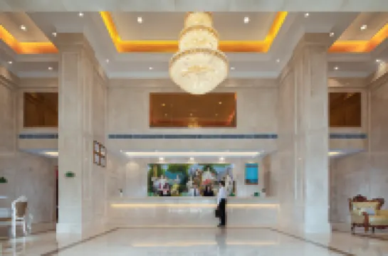 Vienna International Hotel(Jieyang High Speed Rail Station Branch)