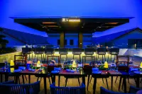 Holiday Inn Resort QIONGHAI GUANTANG by IHG - bar