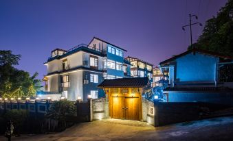 Dujiangyan Floating Spa Resort Villa