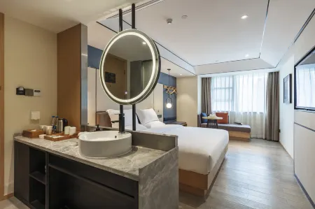 VYLUK Hotel (Chongqing Guanyinqiao Light Rail Station)