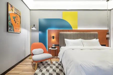 YEZE Hotel Отели рядом с достопримечательностью «Sanyuan Palace (in Guangfulin Site)»