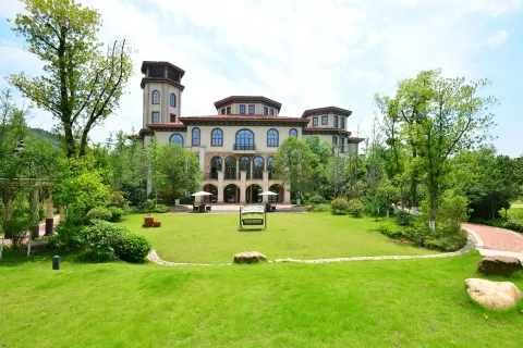 Huitang Yiqi Bieyuan Hot Spring Holiday Villa