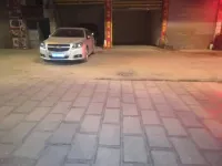 Rongfeng Fine Goods Hotel - parking