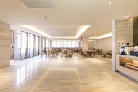 JI Hotel (Shanghai Everbright Liuzhou Road) Отели рядом с достопримечательностью «Shanghai Institute of Technology (Guilin Road)»