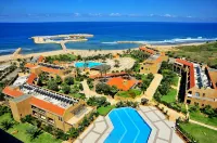 Jiyeh Marina Resort Hotel & Chalets - con vistas a la montaña