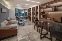 GY Stay Ferris Art Video View Hotel No. 1(the twin towers of the White House) Hotels in Guiyang