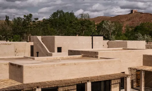 LOSTVILLA(Zhongwei Yellow River Dormitory)