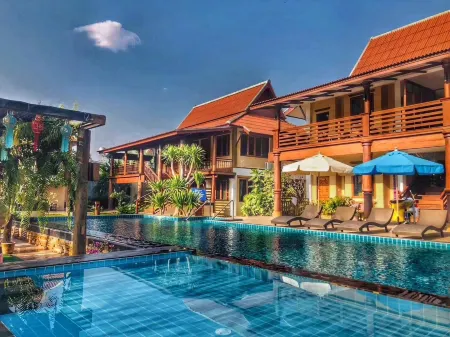 Mina Garden Villa Resort Отели рядом с достопримечательностью «Faculty of Veterinary Medicine Chiang Mai University»