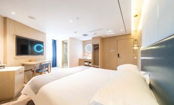 Waiting Hotel (Shanghai Jinqiao Store)